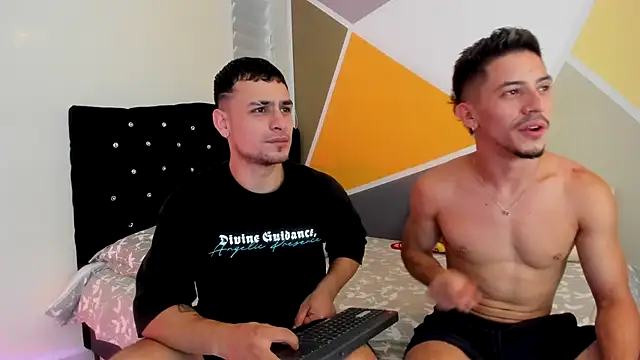 Snapshot of Aron-santoro chatting on 09-11-25, 10:10 Aron-santoro online show from 09-11-25, 10:10