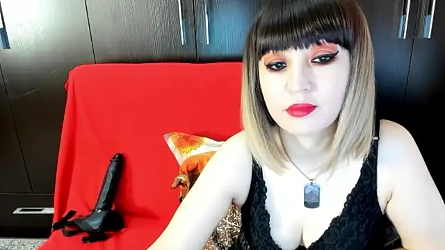 Snapshot of DaisyMun chatting on 06-25-26, 04:45 DaisyMun online show from 06-25-26, 04:45