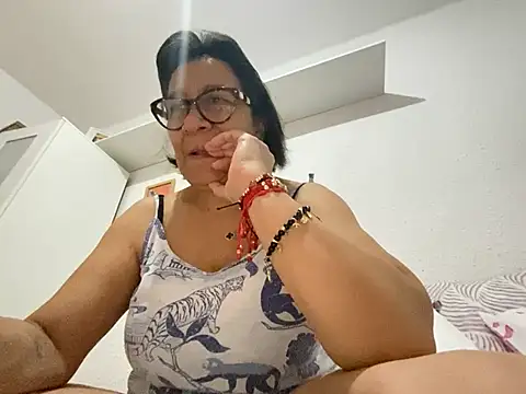 sweeviolet online show from 05-05-26, 06:32