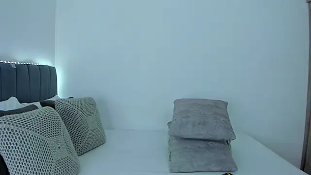Snapshot of im_sarah34 chatting on 07-12-26, 02:46 im sarah34 online show from 07-12-26, 02:46