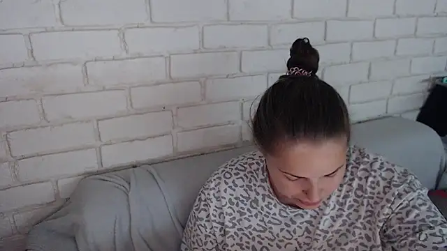 Crazyy girl  online show from 10-21-25, 02:40