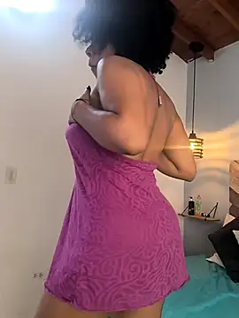 Snapshot of EmmilyBrant chatting on 03-14-25, 01:46 EmmilyBrant online show from 03-14-25, 01:46