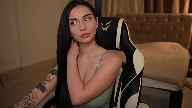 Snapshot of LindaWarners chatting on 03-21-25, 07:46 LindaWarners online show from 03-21-25, 07:46