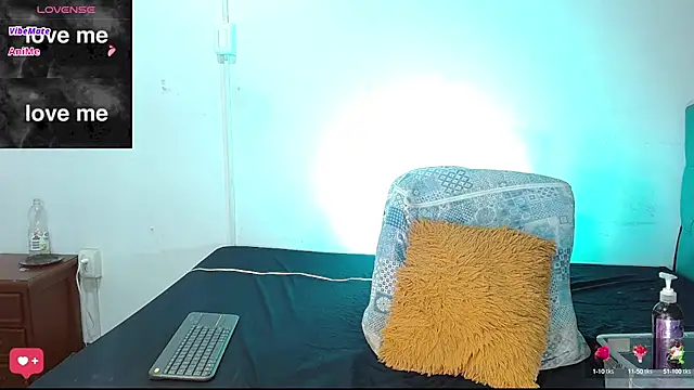 Snapshot of kandy-Jhonson chatting on 01-17-25, 07:49 kandy-Jhonson online show from 01-17-25, 07:49