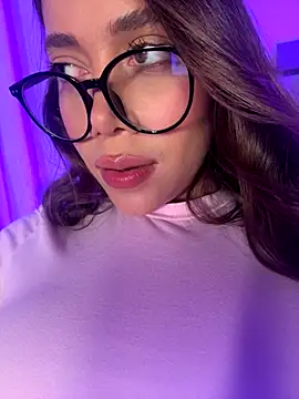 Snapshot of Condes_carmen chatting on 10-31-25, 08:04 Condes carmen online show from 10-31-25, 08:04