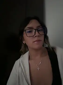 Snapshot of Mila_Morgan chatting on 03-21-25, 01:56 Mila Morgan online show from 03-21-25, 01:56