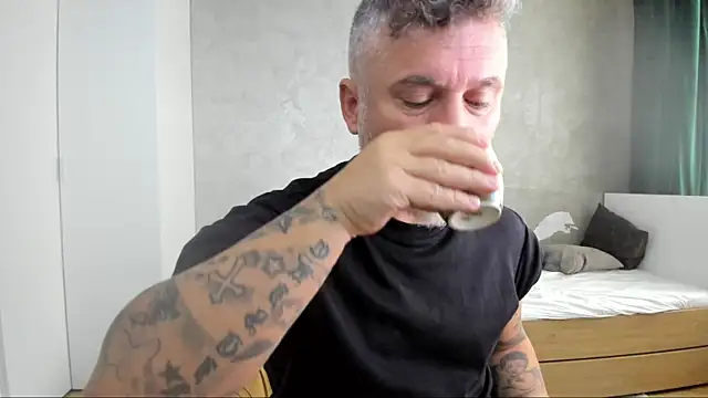 BlowMyXXL online show from 09-12-25, 05:51