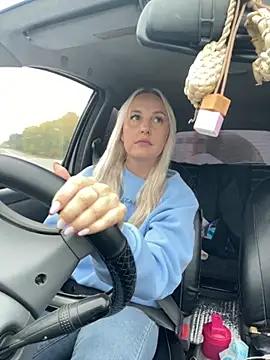 Snapshot of MerlinDave chatting on 09-21-25, 01:29 MerlinDave online show from 09-21-25, 01:29