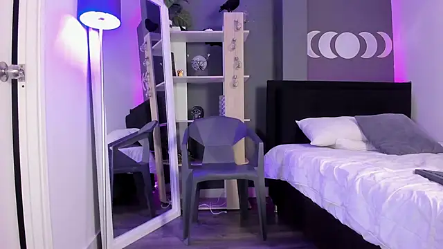 Raven Witch  online show from 02-05-25, 09:07