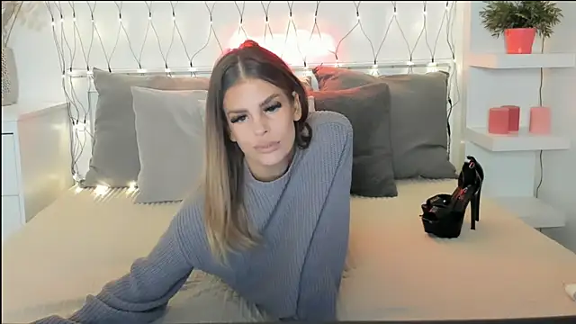 Snapshot of CassyCain chatting on 01-09-25, 01:45 CassyCain online show from 01-09-25, 01:45