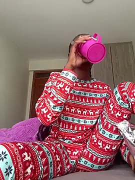 Snapshot of Fanclubbbbb chatting on 02-28-26, 07:31 Fanclubbbbb online show from 02-28-26, 07:31