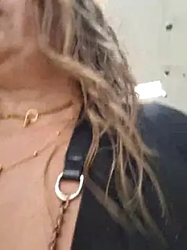 lauramcdowell1 online show from 02-14-25, 08:37