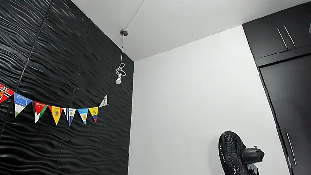 Snapshot of Ammy_Connor1 chatting on 07-08-26, 10:14 Ammy Connor1 online show from 07-08-26, 10:14