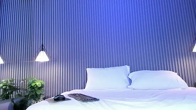 MaluDiaz online show from 10-21-25, 05:13