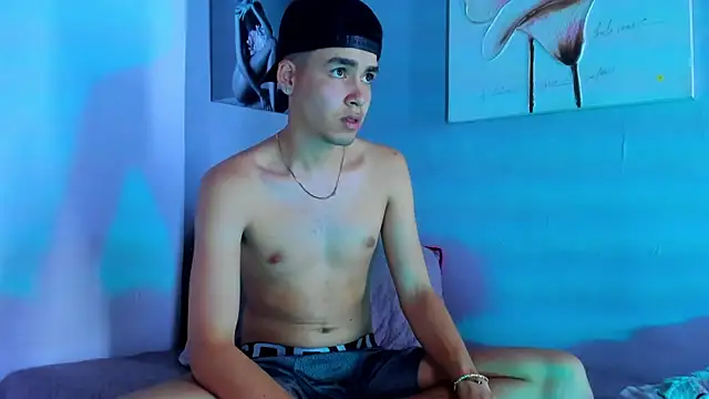 Snapshot of Mike_0233_ chatting on 01-12-25, 07:53 Mike 0233 online show from 01-12-25, 07:53