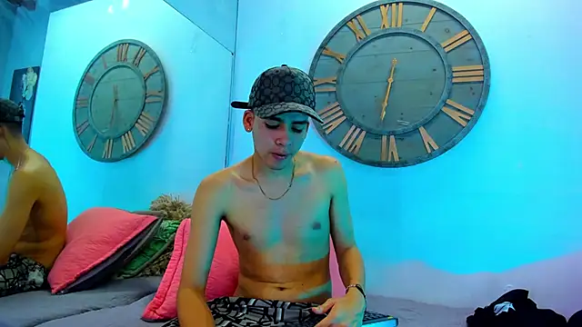 Snapshot of Mike_0233_ chatting on 01-28-25, 07:11 Mike 0233 online show from 01-28-25, 07:11