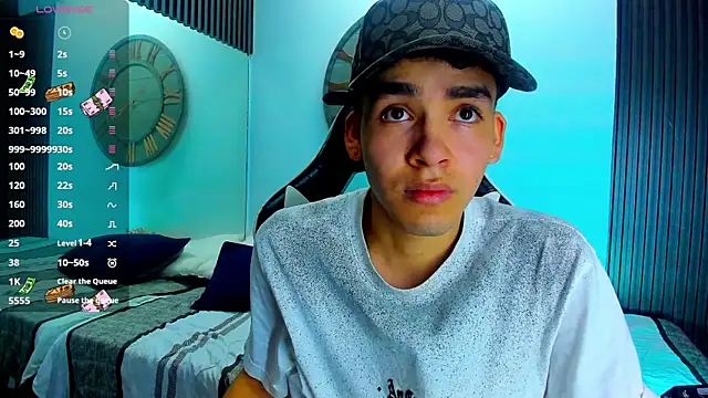 Snapshot of Mike_0233_ chatting on 02-20-25, 04:07 Mike 0233 online show from 02-20-25, 04:07