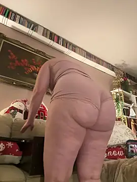 Snapshot of GingerSnap33 chatting on 12-15-24, 03:24 GingerSnap33 online show from 12-15-24, 03:24