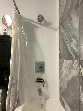 Snapshot of GingerSnap33 chatting on 12-29-24, 12:09 GingerSnap33 online show from 12-29-24, 12:09