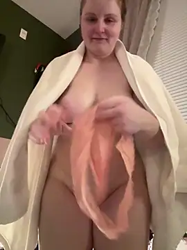 Snapshot of GingerSnap33 chatting on 01-28-25, 06:49 GingerSnap33 online show from 01-28-25, 06:49