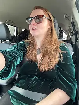 Snapshot of GingerSnap33 chatting on 02-01-25, 11:06 GingerSnap33 online show from 02-01-25, 11:06