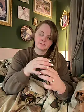 Snapshot of GingerSnap33 chatting on 03-02-25, 12:42 GingerSnap33 online show from 03-02-25, 12:42