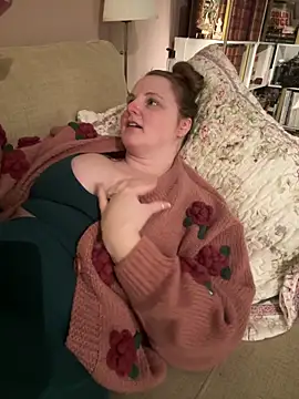 Snapshot of GingerSnap33 chatting on 03-07-25, 03:51 GingerSnap33 online show from 03-07-25, 03:51