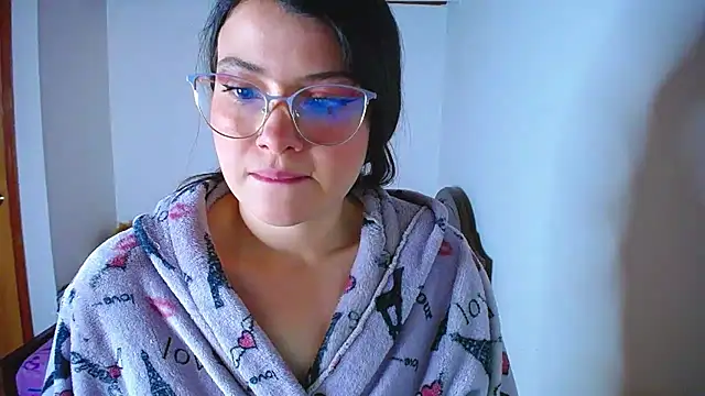 juli05star20 online show from 10-05-25, 08:51