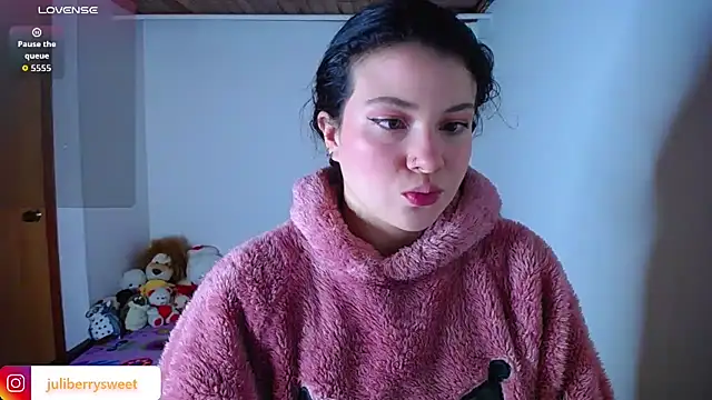 juli05star20 online show from 10-15-25, 03:06