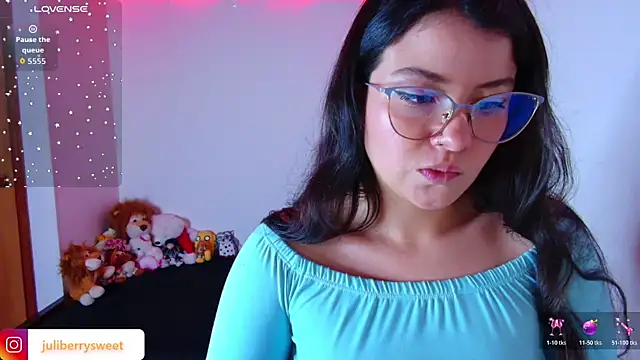 juli05star20 online show from 11-16-25, 08:36