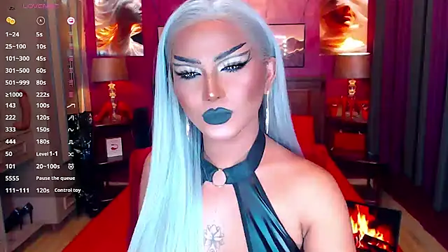 Snapshot of NatalyaFox chatting on 05-23-26, 03:38 NatalyaFox online show from 05-23-26, 03:38
