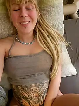 Jenna-Lia online show from 12-22-24, 07:00