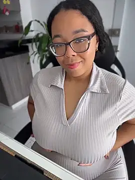 XMara online show from 04-17-26, 02:53