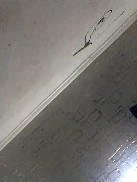 Snapshot of MixedItem chatting on 10-20-25, 10:49 MixedItem online show from 10-20-25, 10:49