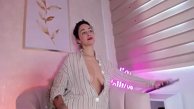 Snapshot of thaliacollins chatting on 09-24-25, 03:59 thaliacollins online show from 09-24-25, 03:59