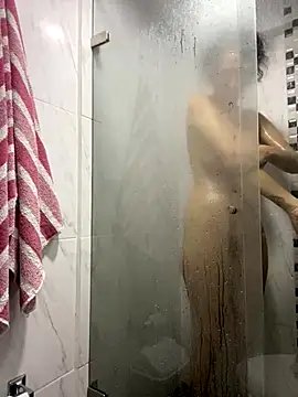 Snapshot of thaliacollins chatting on 10-13-25, 12:49 thaliacollins online show from 10-13-25, 12:49