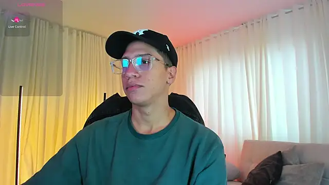 Snapshot of matt_benji chatting on 09-09-25, 03:55 matt benji online show from 09-09-25, 03:55