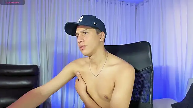 Snapshot of matt_benji chatting on 09-16-25, 01:01 matt benji online show from 09-16-25, 01:01