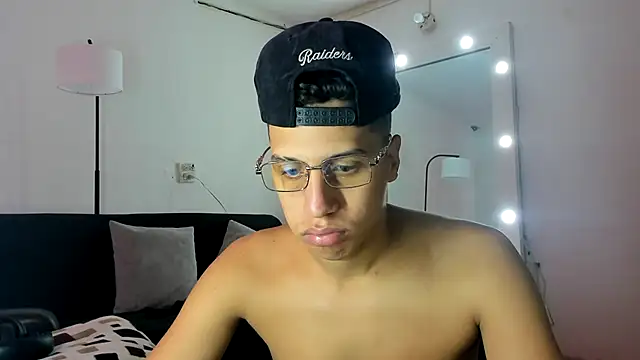 Snapshot of matt_benji chatting on 11-02-25, 05:59 matt benji online show from 11-02-25, 05:59