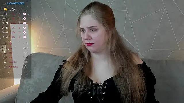 Snapshot of Megan_Violer chatting on 01-29-25, 03:37 Megan Violer online show from 01-29-25, 03:37