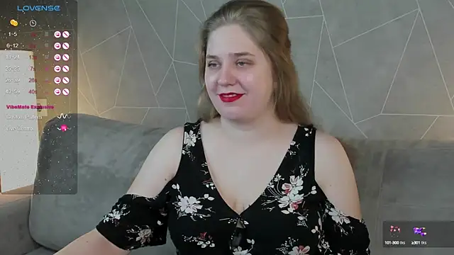 Snapshot of Megan_Violer chatting on 02-06-25, 03:41 Megan Violer online show from 02-06-25, 03:41