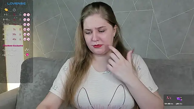 Snapshot of Megan_Violer chatting on 02-13-25, 03:46 Megan Violer online show from 02-13-25, 03:46