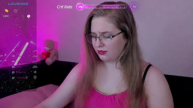 Snapshot of Megan_Violer chatting on 02-14-25, 07:33 Megan Violer online show from 02-14-25, 07:33