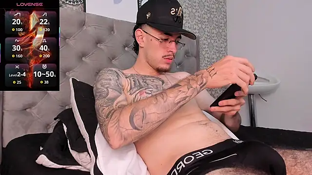 Snapshot of CodyWalkerR chatting on 11-29-25, 05:27 CodyWalkerR online show from 11-29-25, 05:27