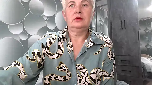 Snapshot of NicoleOlla chatting on 10-05-25, 04:11 NicoleOlla online show from 10-05-25, 04:11