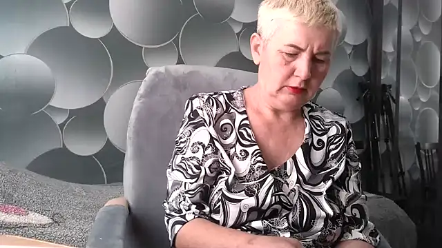 Snapshot of NicoleOlla chatting on 10-08-25, 06:55 NicoleOlla online show from 10-08-25, 06:55