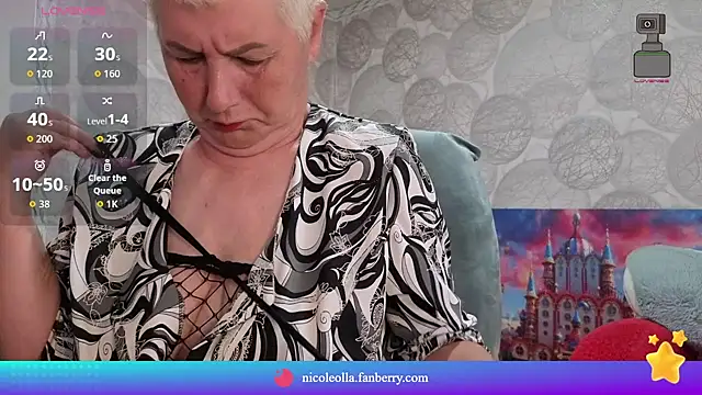 Snapshot of NicoleOlla chatting on 05-07-26, 01:00 NicoleOlla online show from 05-07-26, 01:00