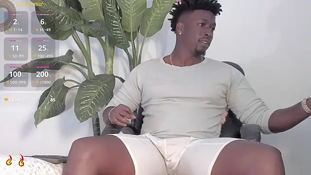 Snapshot of michaell_james7 chatting on 10-17-25, 08:33 michaell james7 online show from 10-17-25, 08:33