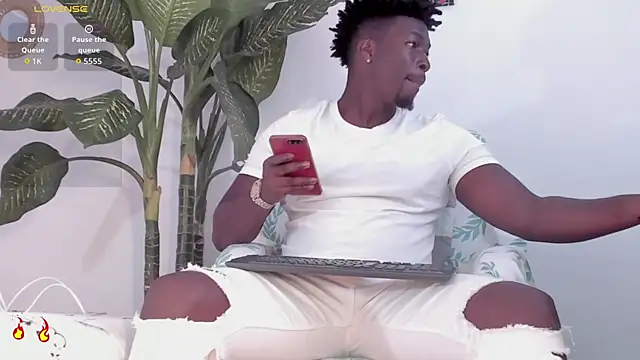 Snapshot of michaell_james7 chatting on 10-25-25, 07:30 michaell james7 online show from 10-25-25, 07:30