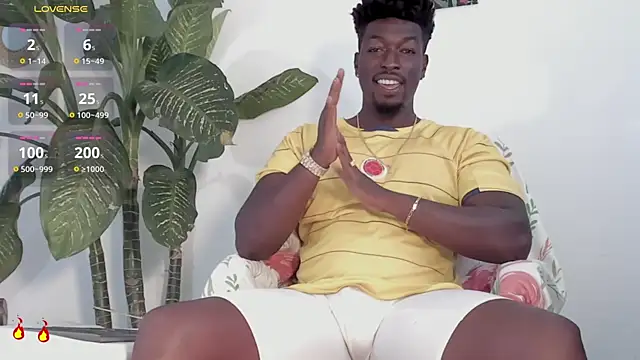 Snapshot of michaell_james7 chatting on 11-11-25, 07:25 michaell james7 online show from 11-11-25, 07:25